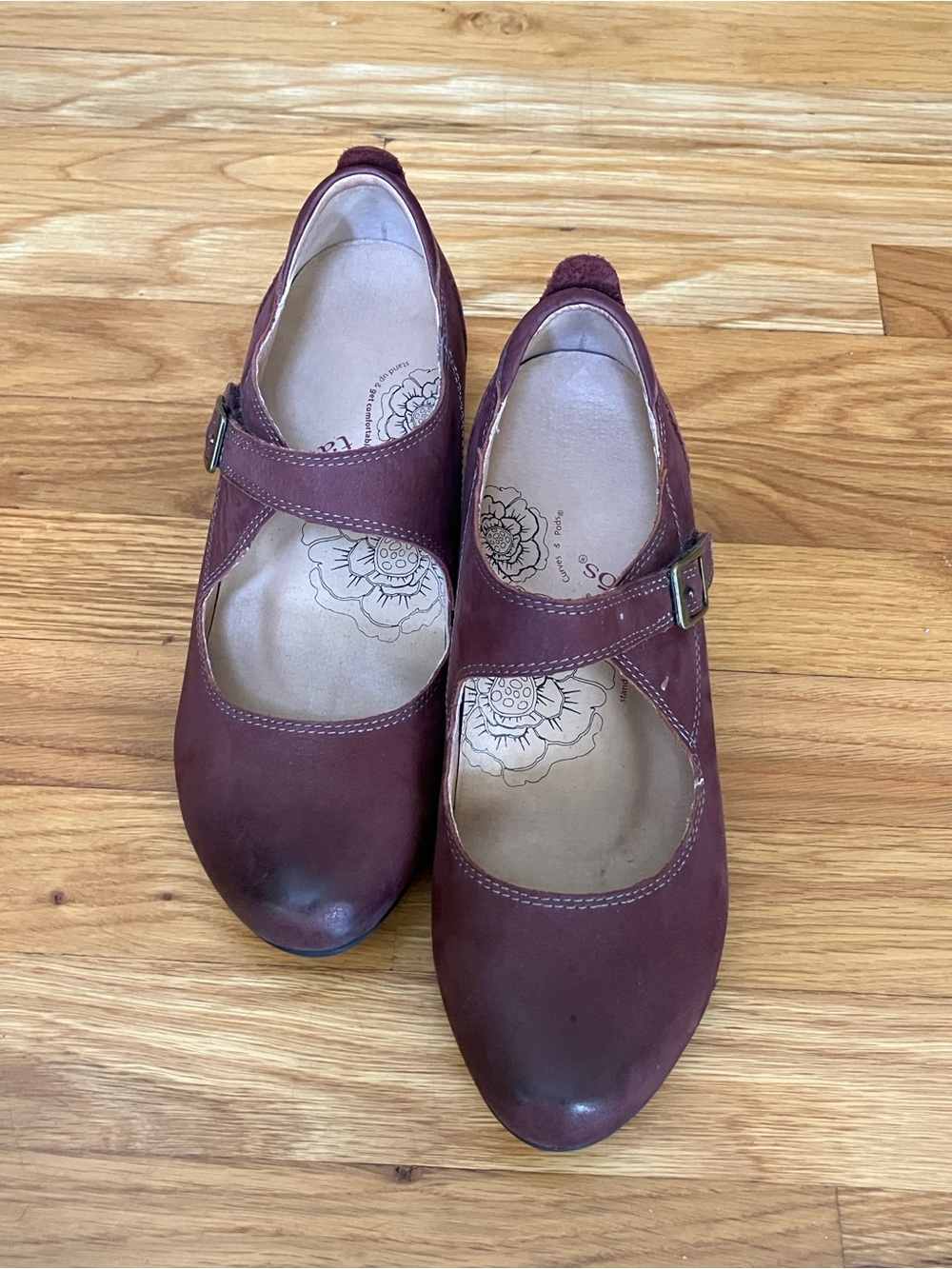 Taos Footwear Women's Mary Jane Shoes - Plum Size 8/39